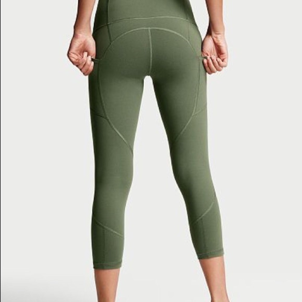 Knockout by Victoria Secret’s Capri